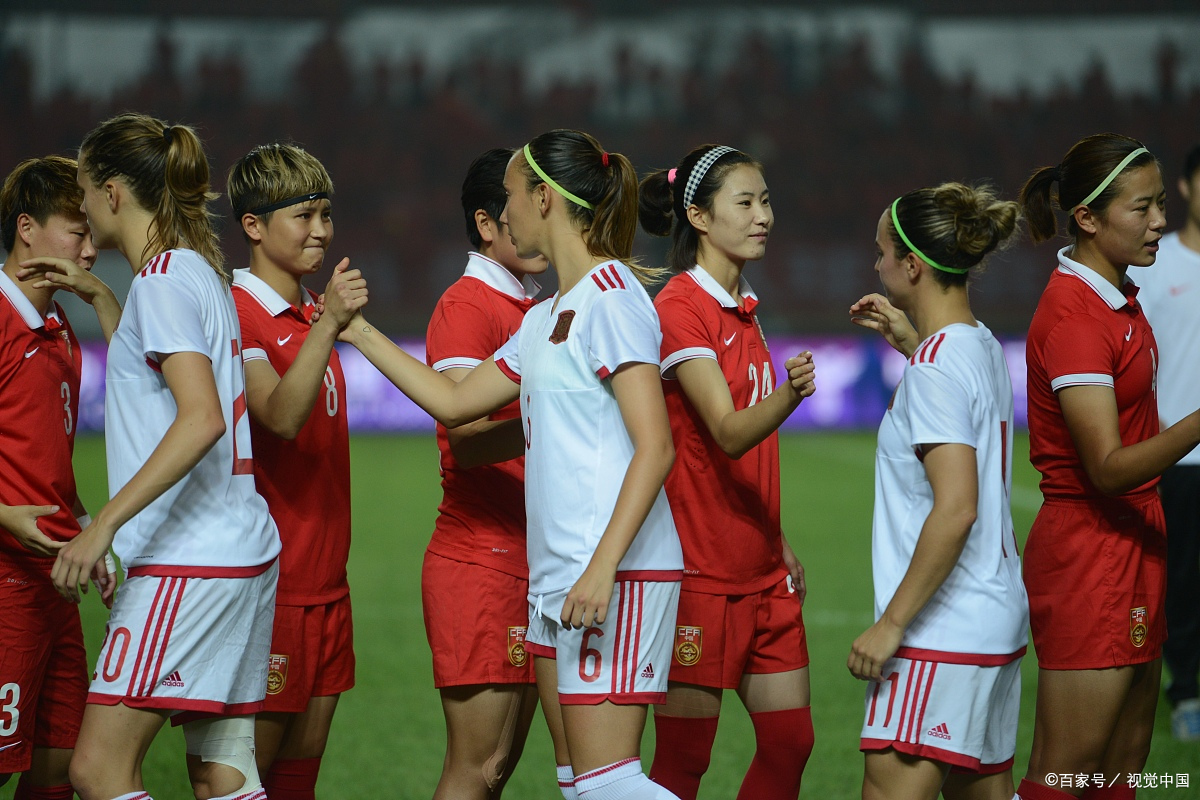 中国女足以实力征服赛场，向全世界展现风采