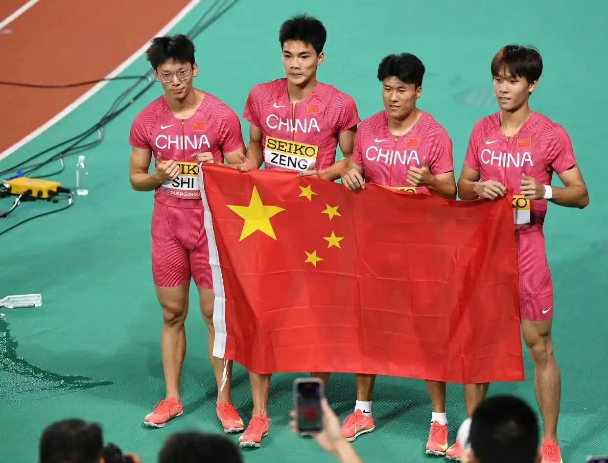 开云体育app下载-球员在国际锦标赛上奋力拼搏