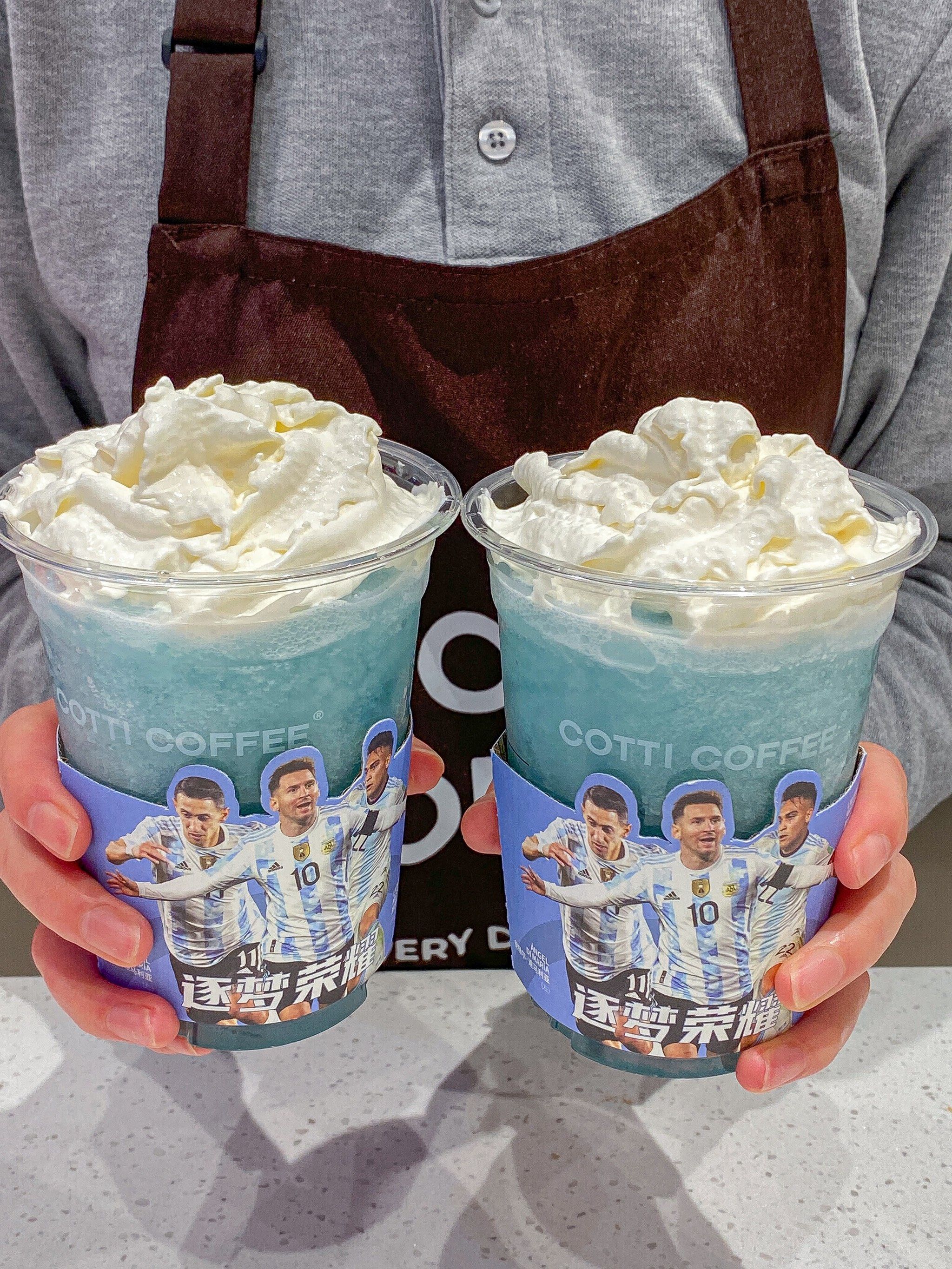 比赛不可多得的精彩，球迷着迷连连