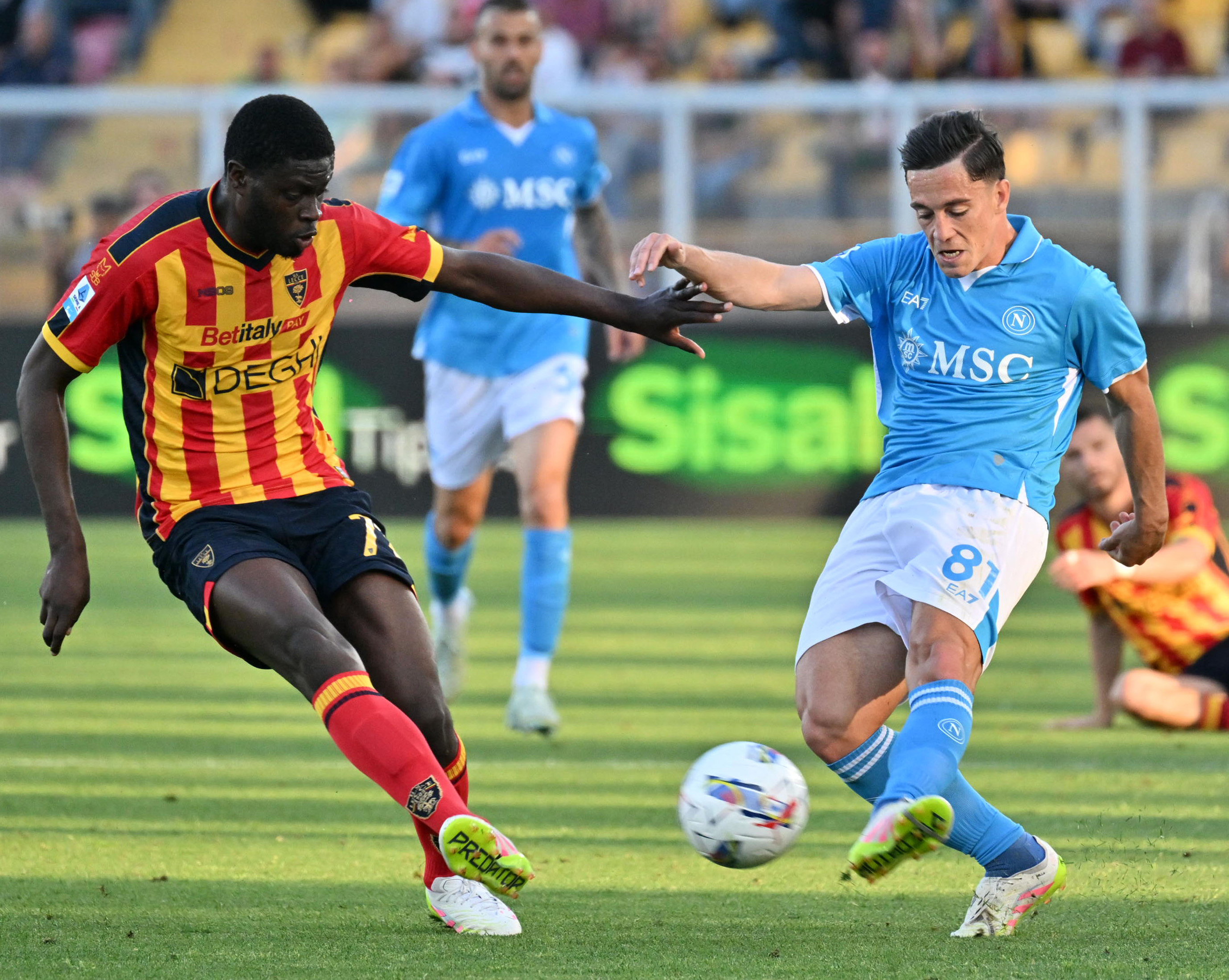 开云体育官网入口-包含那不勒斯球员发挥出色，帮助球队获胜的词条