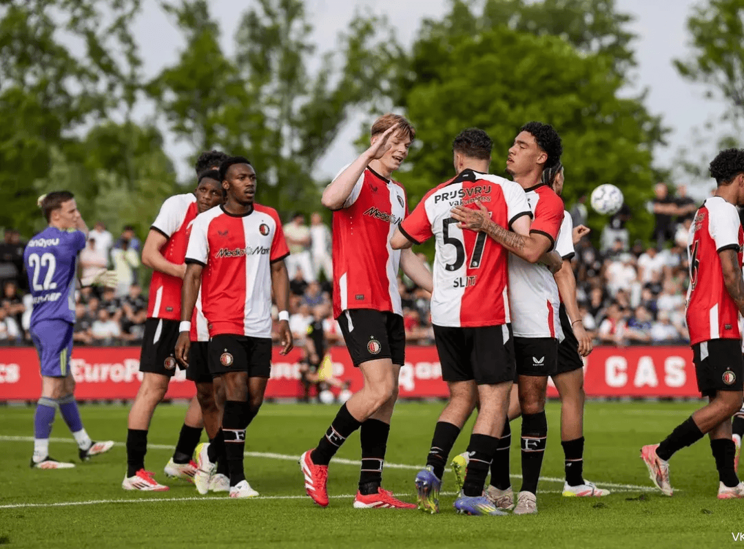 开云体育app-阿贾克斯客场击败费耶诺德，扬克加索尔攻入制胜球