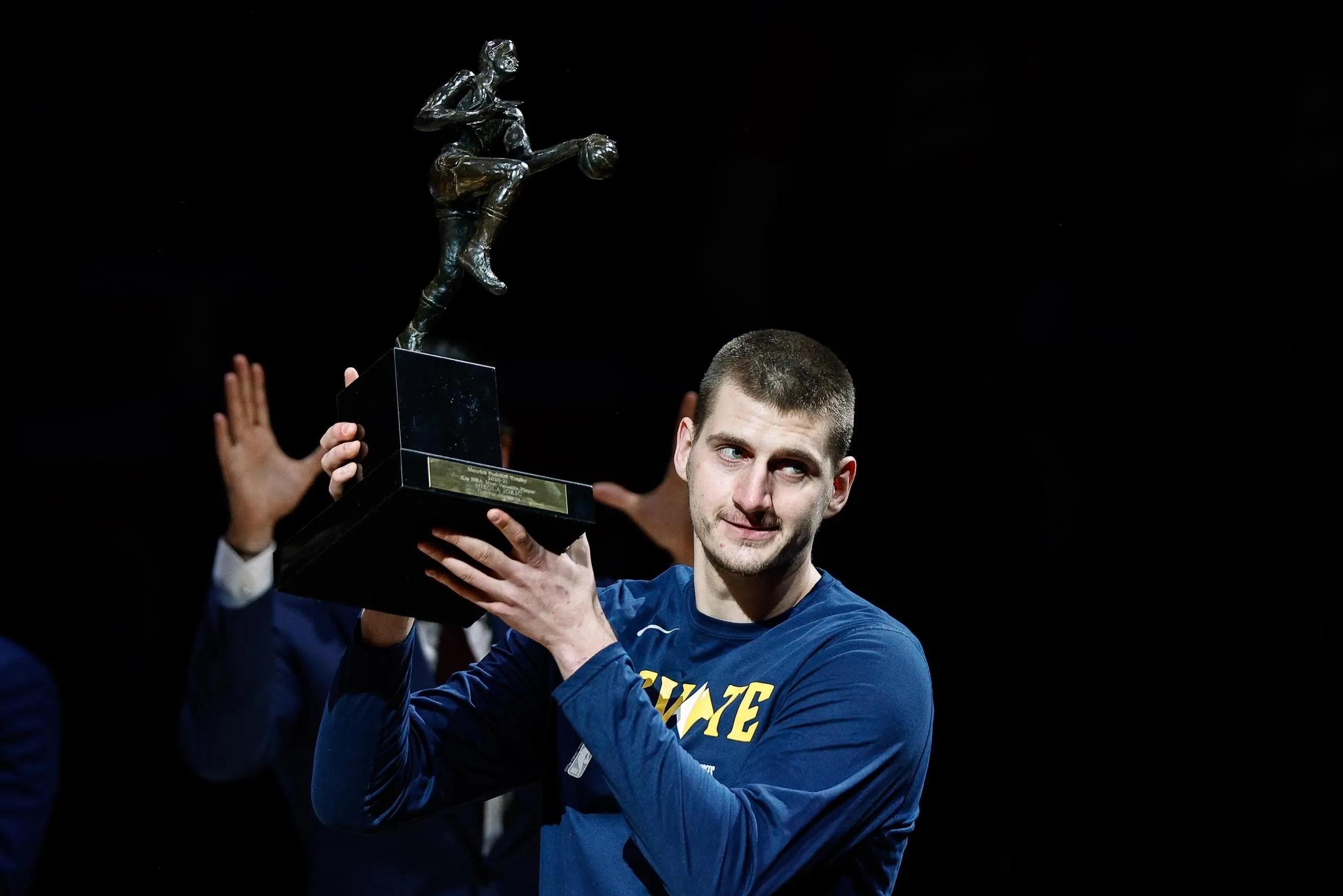 前球星担任球队助教提升整体实力