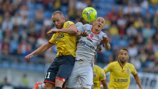 关于瓦朗谢纳队员集体开始解密对手数据库的信息