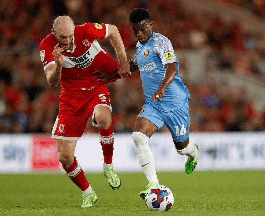 萨索洛战平卡利亚里，难分胜负的简单介绍