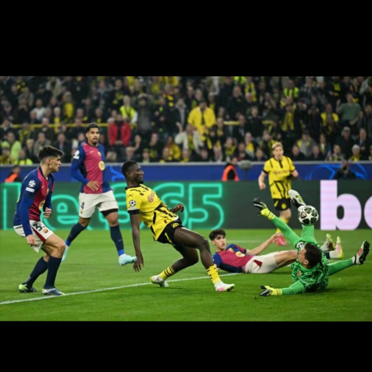 开云体育官网入口-关于安联球场上演曼联vs巴萨，球员实力堪忧的信息