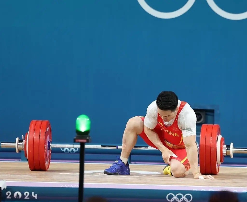 开云体育在线-挥洒汗水！球员努力拼搏战胜困难