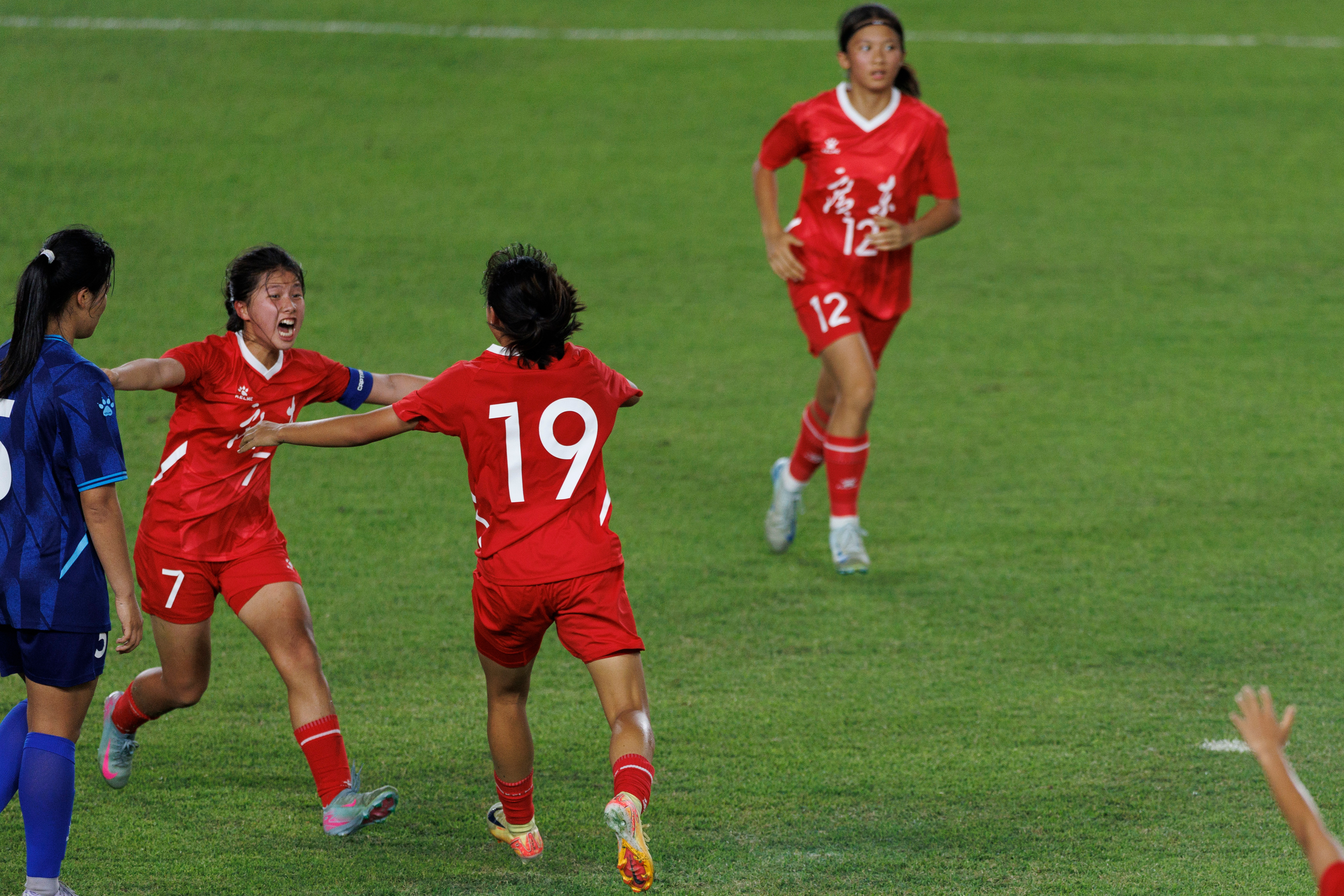 开云体育中国官网-江苏女足在比赛中表现抢眼，成功夺得胜利